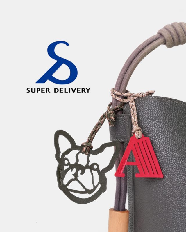 【SUPER DELIVERY】

Kawakiruは先月より一般販売が開始しております！
また同時期にKawakiruのスーパーデリバリー店もオープンしました！

気になる本革デザインチャームを１点から仕入れることができます。
 （ご入会特典もございますので、初めての方もぜひご利用ください）

https://www.superdelivery.com/p/do/dpsl/1004709/

↑ 販売ページは @kawakiru ハイライトのリンクより

#kawakiru #本革 #バッグチャーム #superdelivery #仕入れ #ヌメ革 #デザインチャーム #革チャーム #販売開始 #オリジナルチャーム